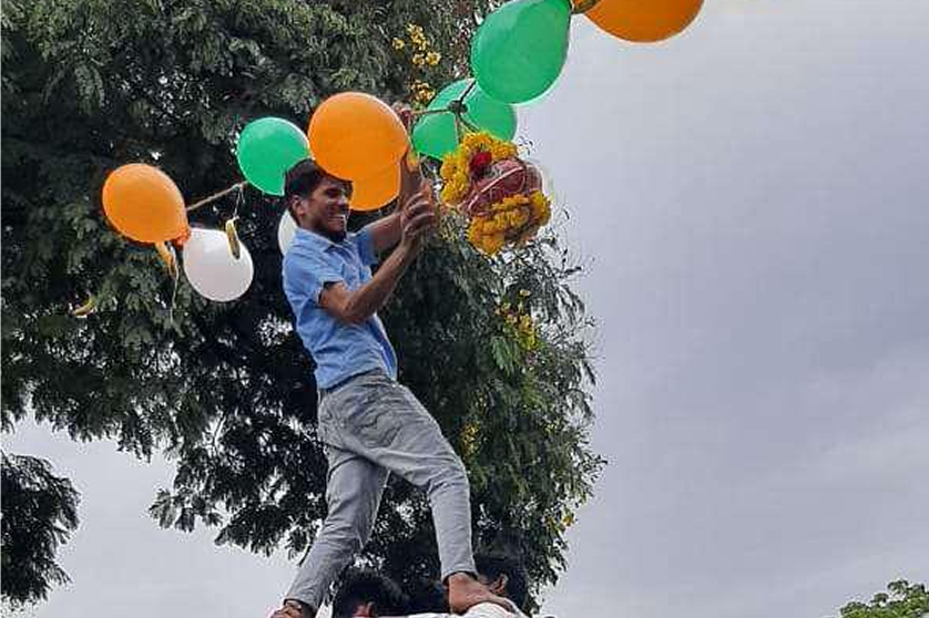 Company event balloon activity